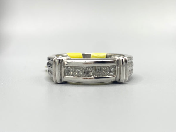 Genuine 10kt White Gold Diamond Women’s Ring of 0.50 CTW