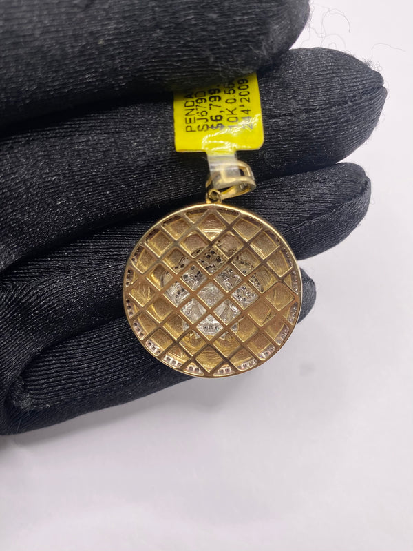 Real 10KT Gold with 0.55 CTW Diamond “Queen” Charm