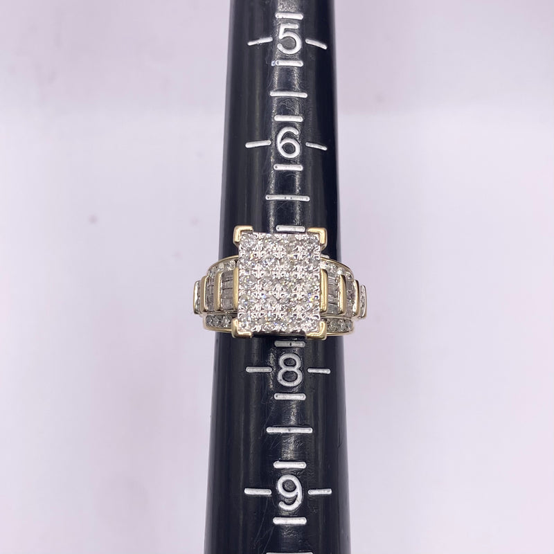 10kt Gold Diamond Women’s Ring of 2.04 ctw