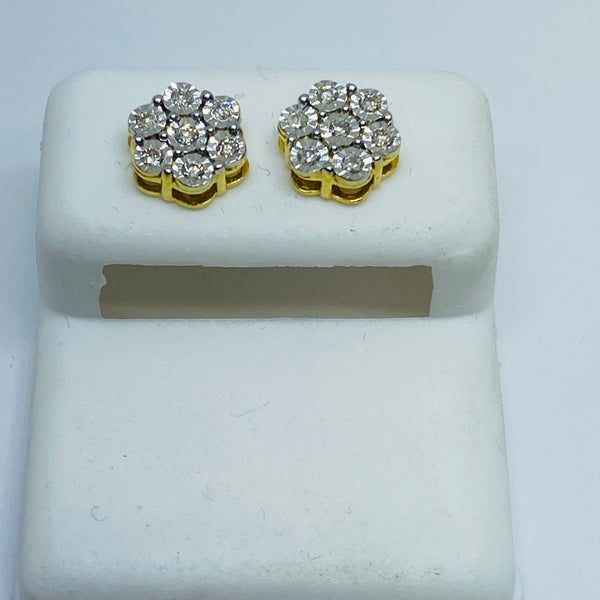 Beautiful 10kt Gold & 0.14 CTW Diamond Earrings