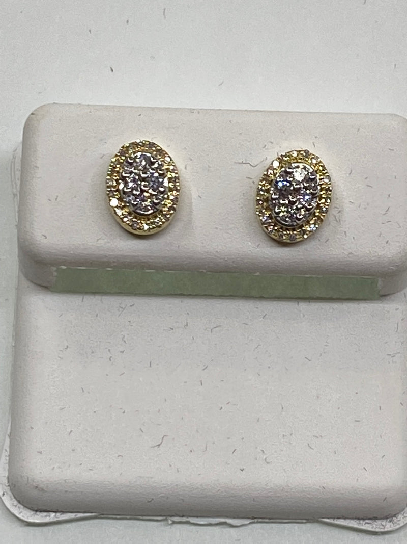 Beautiful 10kt Gold & 0.25 CTW Diamond Earrings