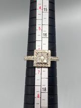 Genuine 18kt Gold Diamond Women’s Ring of 0.56 ctw