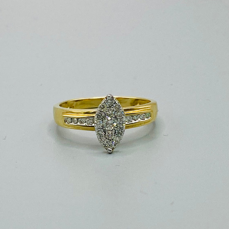 10KT Gold Diamond Ring of 0.3 CTW