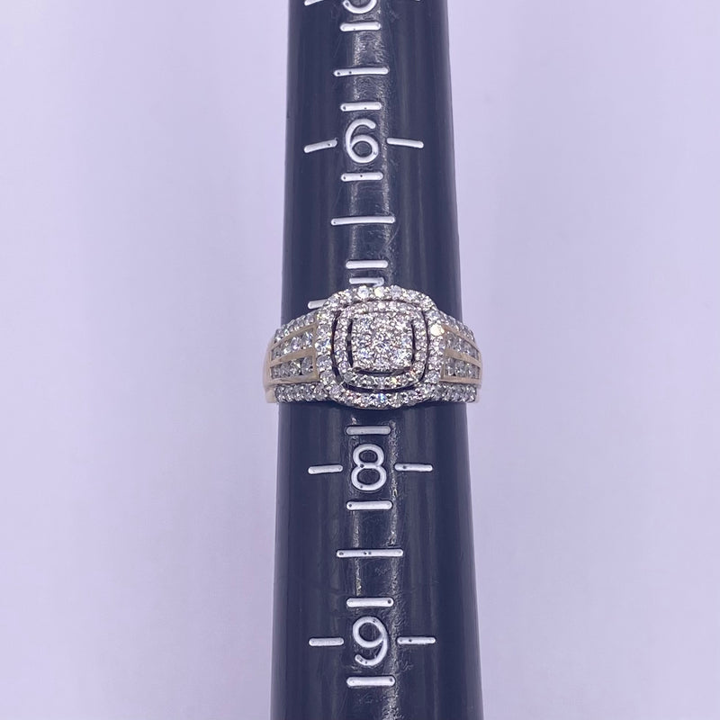 10kt Gold Diamond Women’s Ring of 0.97 ctw