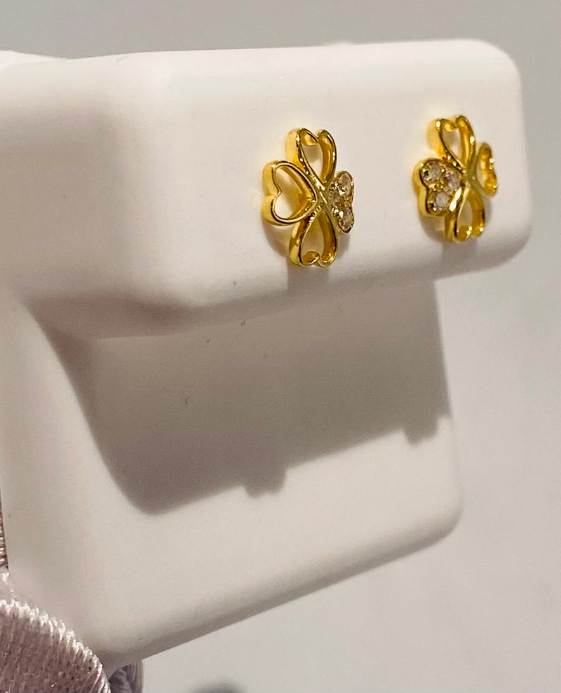 Genuine 10KT Gold 0.1 CTW Flower shaped Diamond Earrings