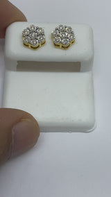 Beautiful 10kt Gold & 0.14 CTW Diamond Earrings