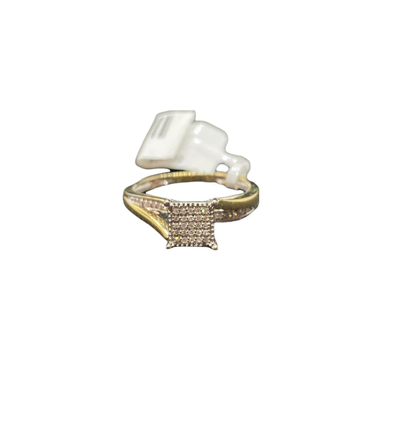 Real 10Kt Gold &0.10CTW  Diamond Ladies Ring