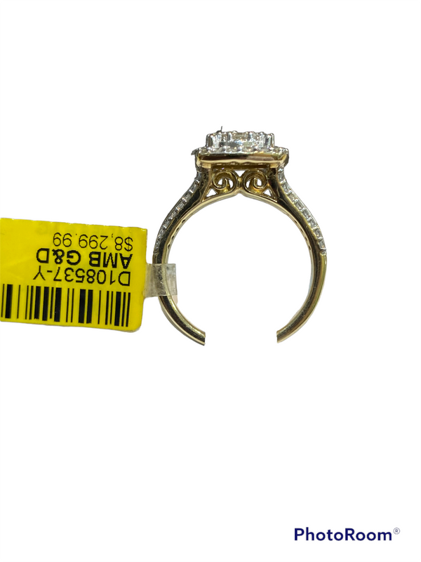 Real 10kt Gold and 0.8CTW Diamond Ring